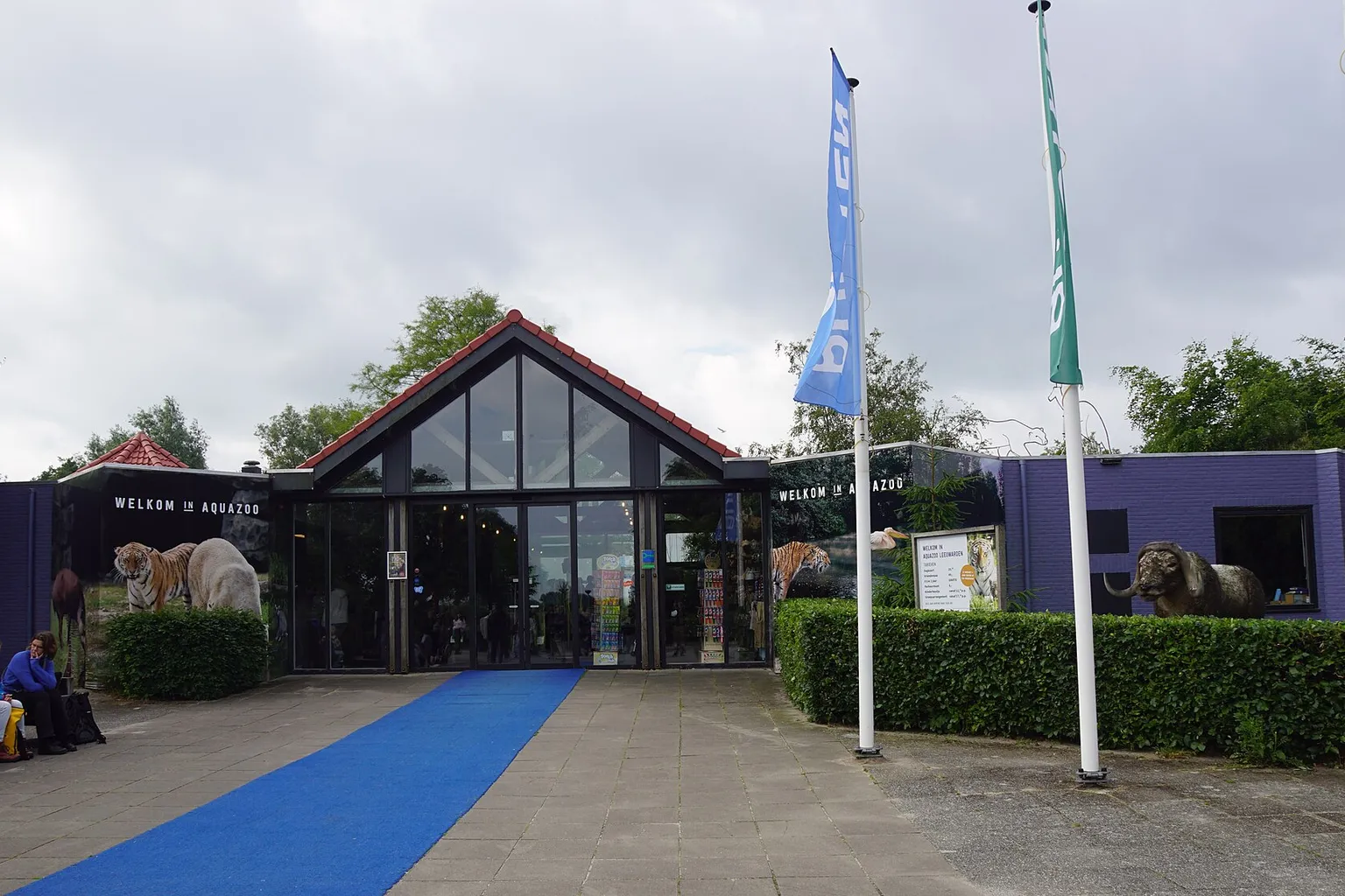 AquaZoo Leeuwarden entry options: a guide to planning your visit