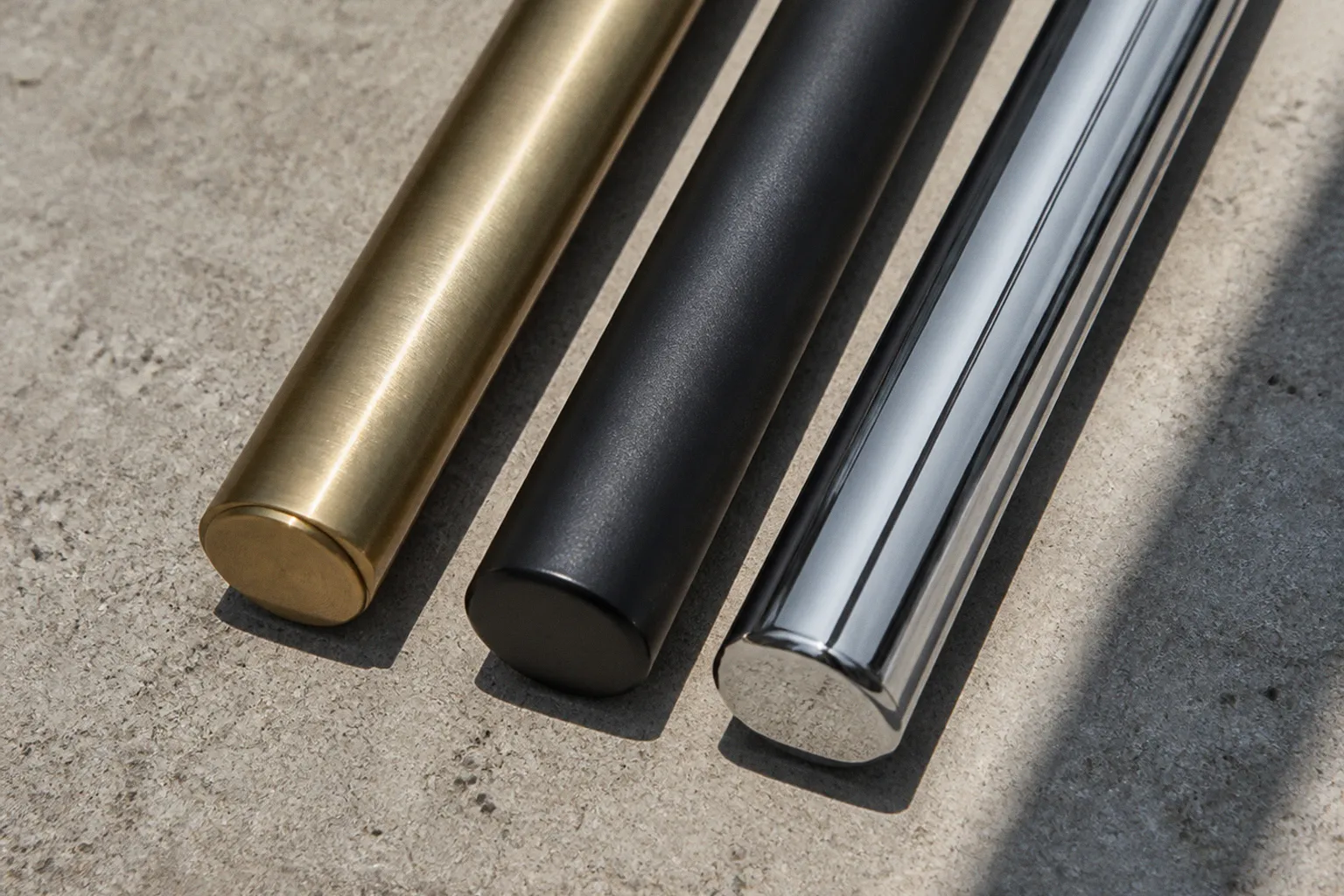Boutique rack finishes: which metal plating suits your brand?