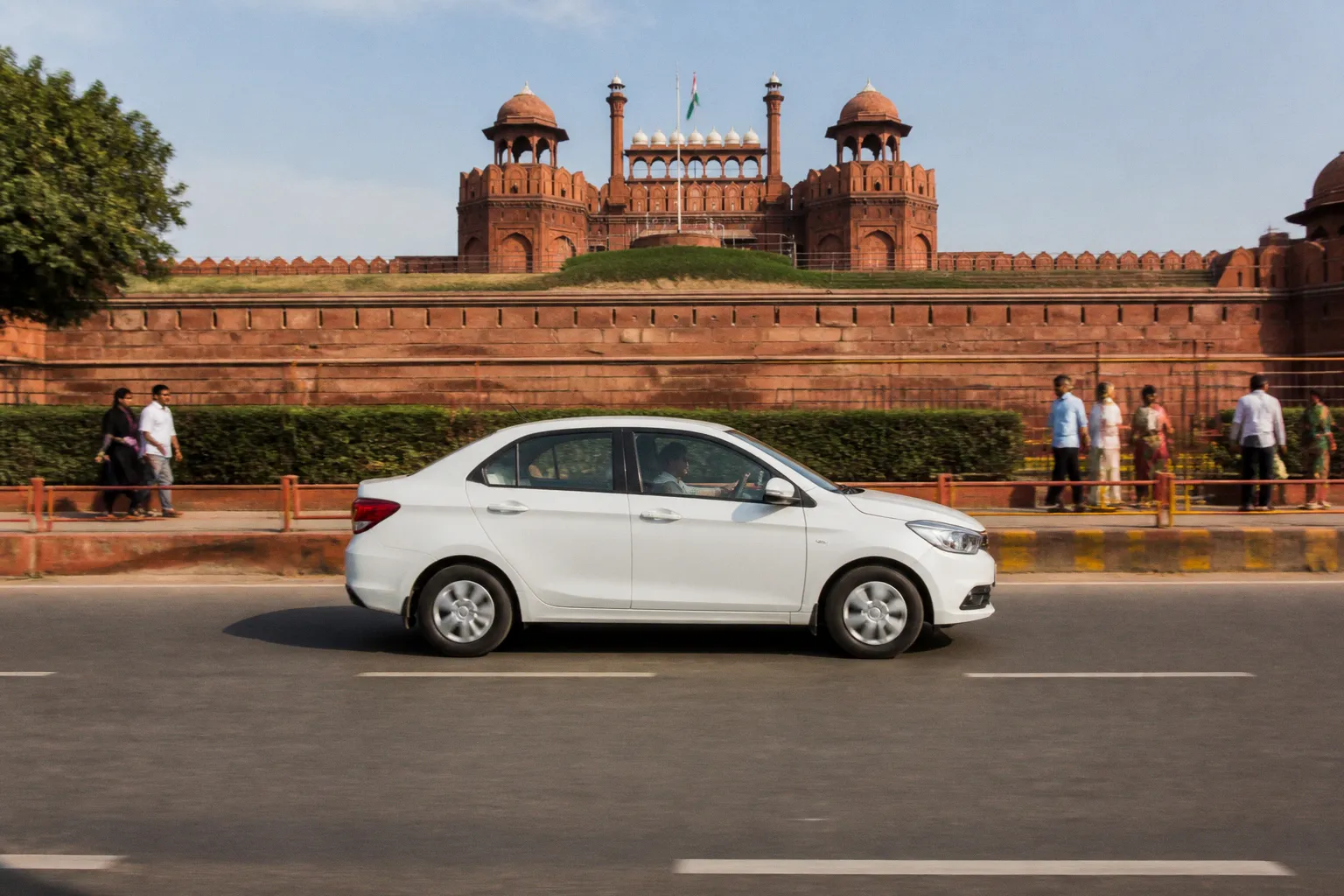 Car Rental in Delhi (India): The Complete Practical Guide