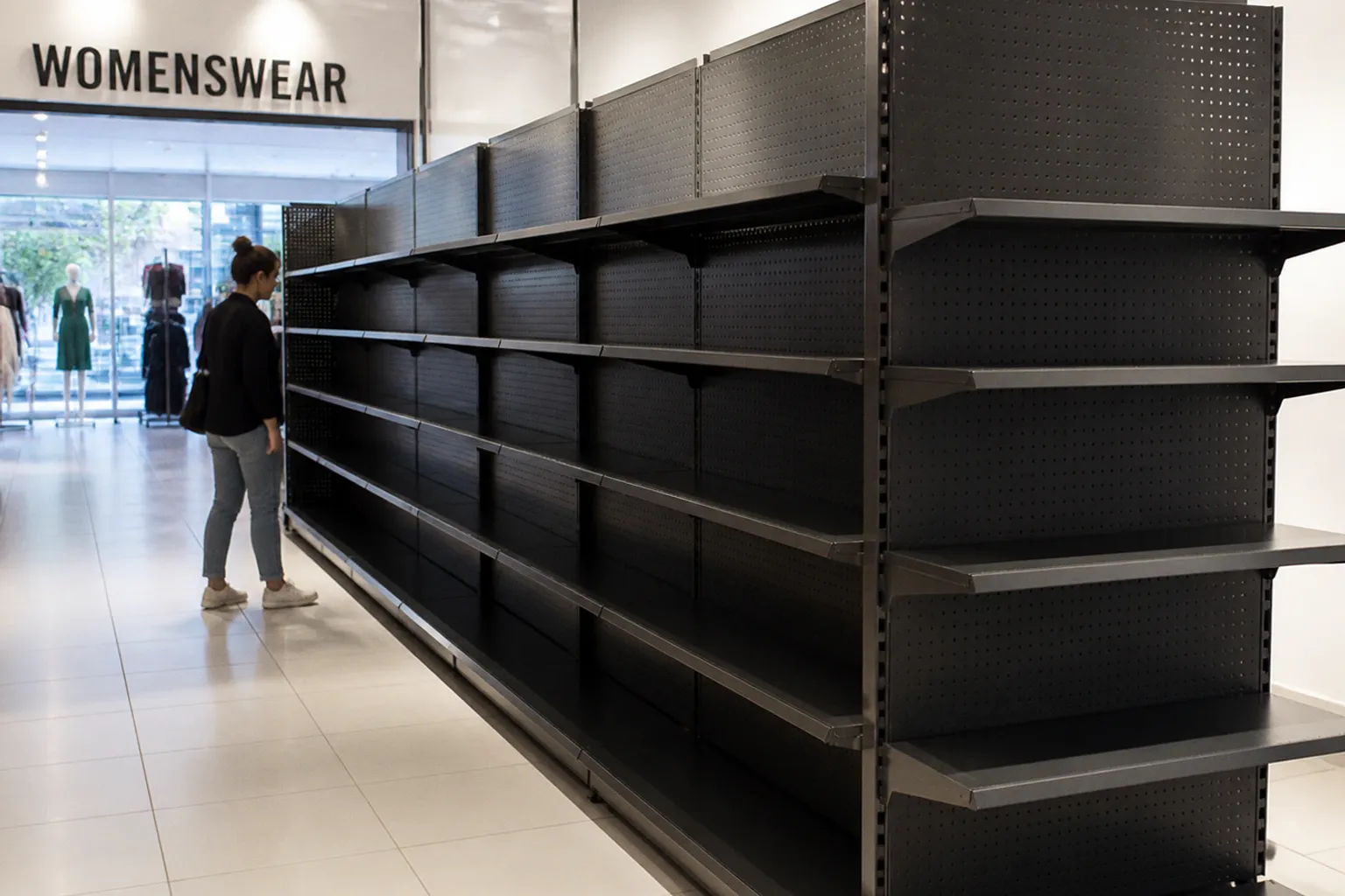 Leveraging High Gondola Shelving to Boost Retail Floor Capacity